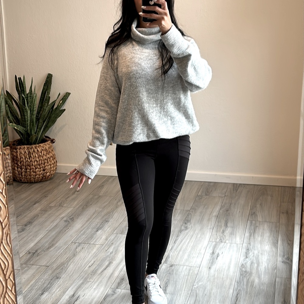 H&M Oversized Turtle Neck Slouchy Gray Sweater XS